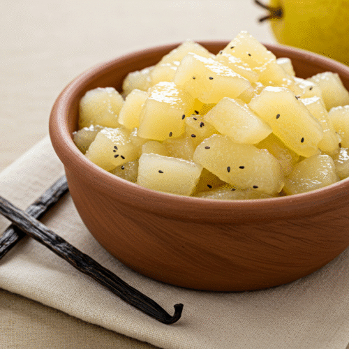 Compote de Poires à la Vanille Sans Sucres Ajoutés : Douceur Naturelle 2 Compote de poires à la vanille servie dans un joli bol